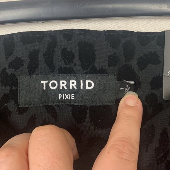 Torrid size 1 1x 14 16 pixie pant black leopard new casual ankle work velour - Picture 4 of 8